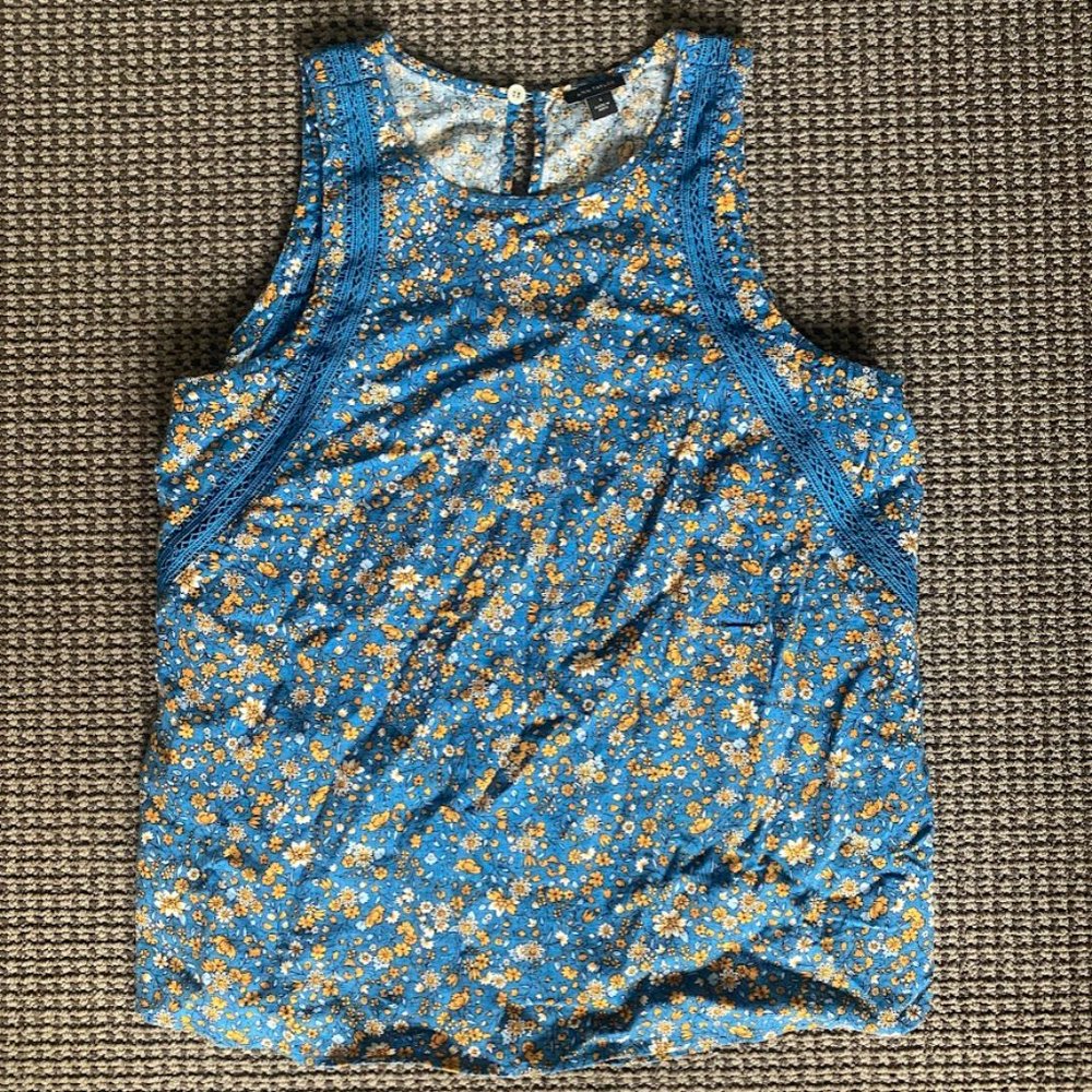Ann Taylor Sleeveless Blue Yellow Flower Blouse Tank, lace trim